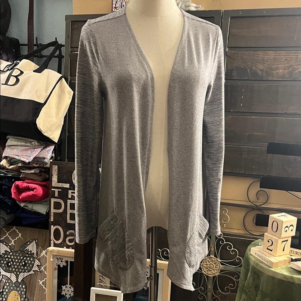 Chic Women's Gray Open-Front Cardigan